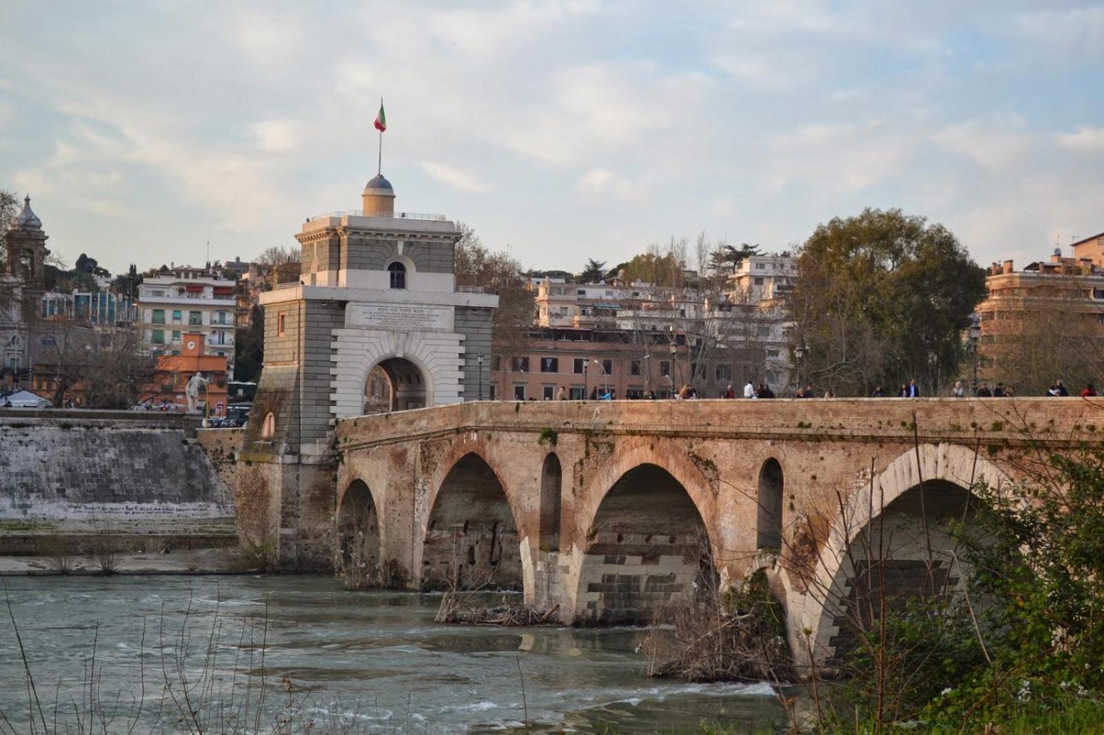Dolcevita Ponte Milvio 로마 외부 사진